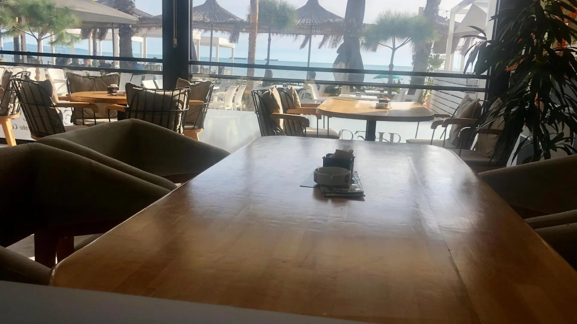 Sunrise Hotel Cameria Durrës 3*,